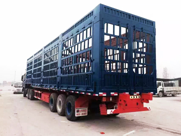 仓栅式运输半挂车